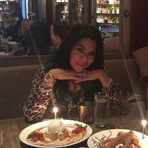 Meet your Posher, Emjay